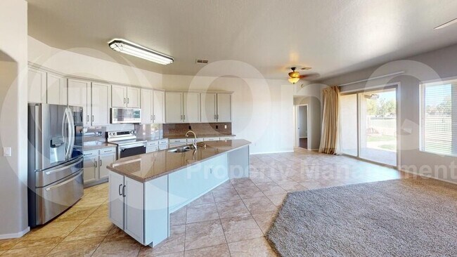 Building Photo - 1151 S Sandstone St