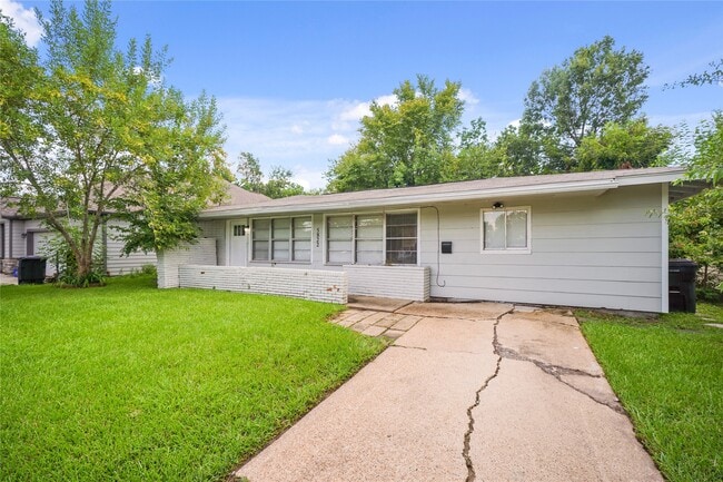Foto del edificio - 5822 Glenhurst Dr