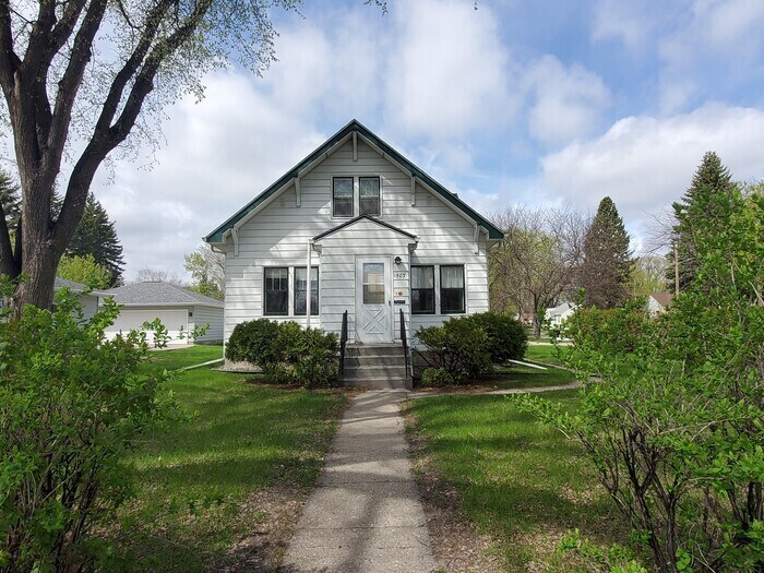 Primary Photo - 1502 Cottonwood St