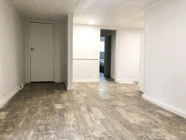 Building Photo - G2201 Utley Rd