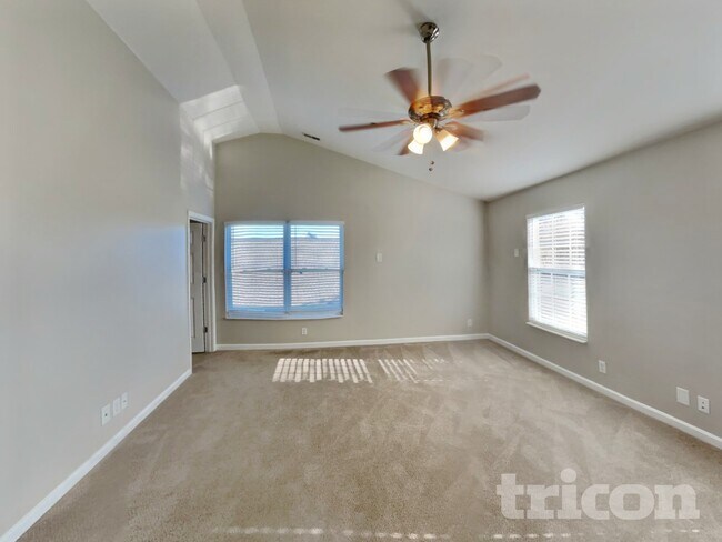 Foto del edificio - 1307 Creekside Dr