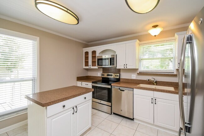 Foto del edificio - 1755 Farm Way