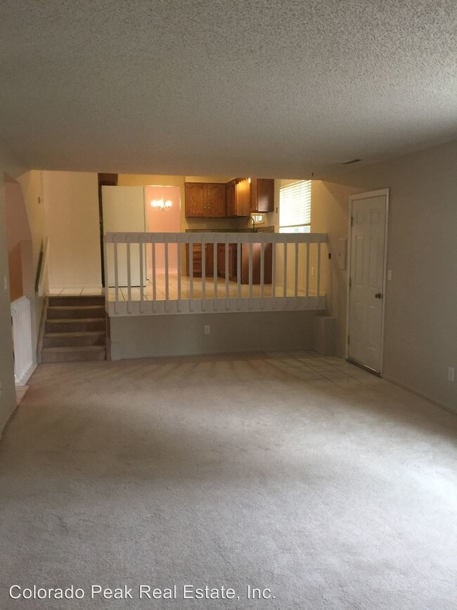 Foto del edificio - 528 Silver Spring Cir