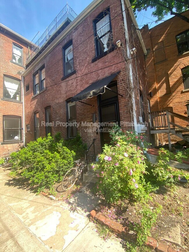 Building Photo - 207 S Millvale Ave