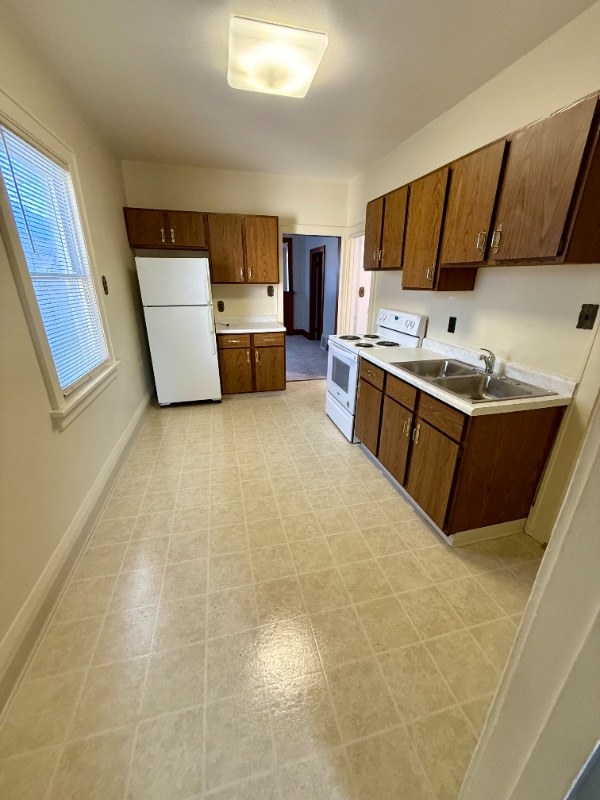 Building Photo - 2331 Ogden Ave