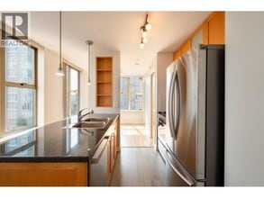 Building Photo - 989 Richards St