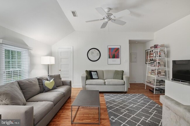 Building Photo - 1105 Youngs Ford Rd