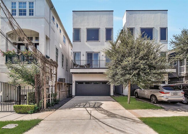 Building Photo - 1205 E 28th St