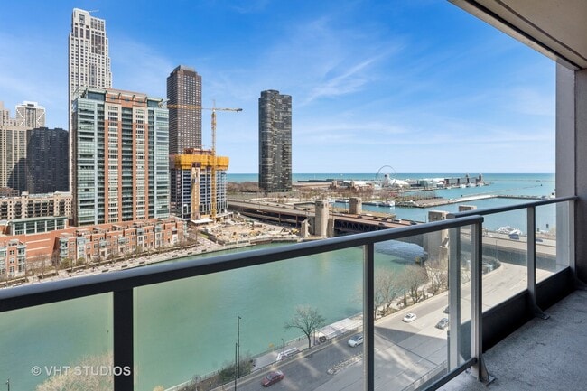 Foto del edificio - 420 E Waterside Dr