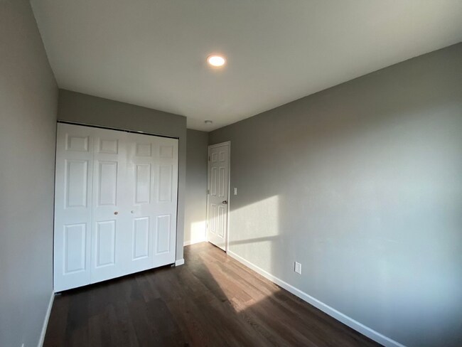 Foto del edificio - 806 Yucca Dr