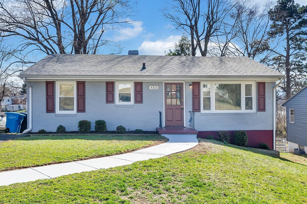 Primary Photo - 4310 Tyree Rd NW