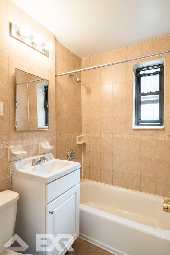 Foto principal - 20-56-56 24th St