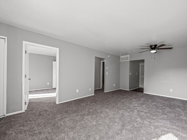 Foto del edificio - 31701 Hoover Rd