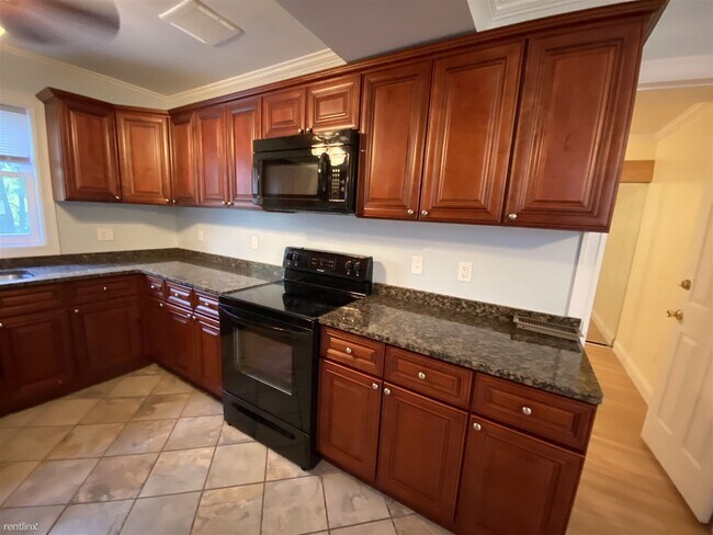 Foto del edificio - 7 br, 4 bath House - 1516 Geddes Ave