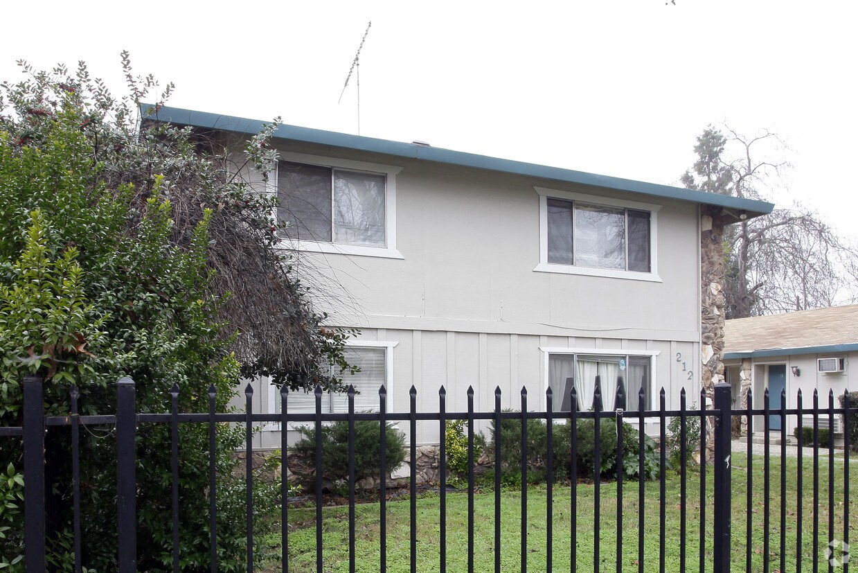 Foto del edificio - 212 B St