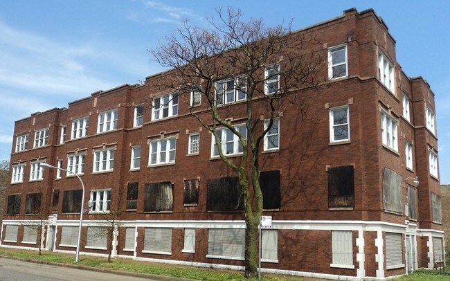 Building Photo - 5756-5758 S Green St