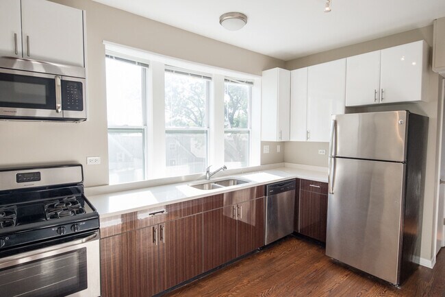 Building Photo - 3116 N Hoyne Ave