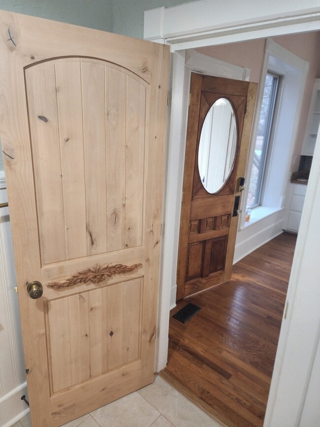 Building Photo - 524 Juniatta St