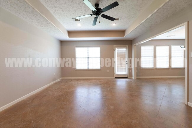 Foto del edificio - 965 Wineberry Rd