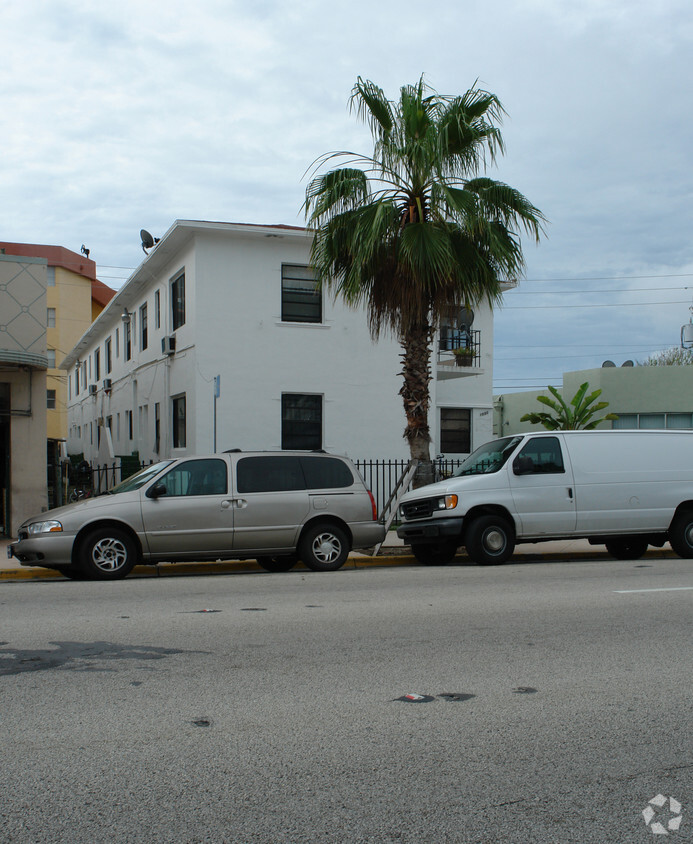 Building Photo - 1030 71st St