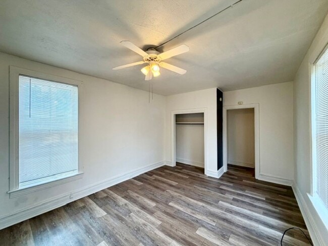 Building Photo - Efficiency Apartment for Rent – Convenient Location