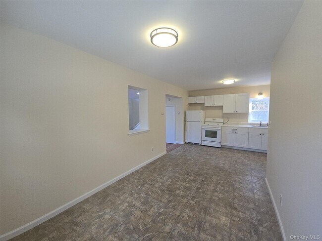 Foto del edificio - 91 Holloran Rd