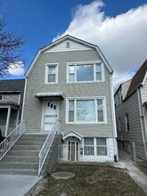 Building Photo - 5202 W Ainslie St