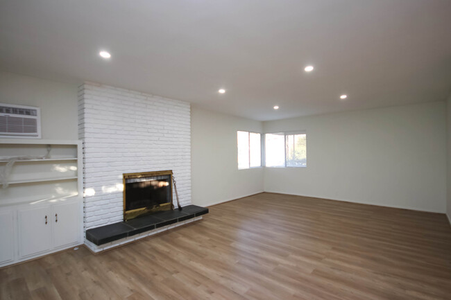 Foto del edificio - 523 S Hudson Ave