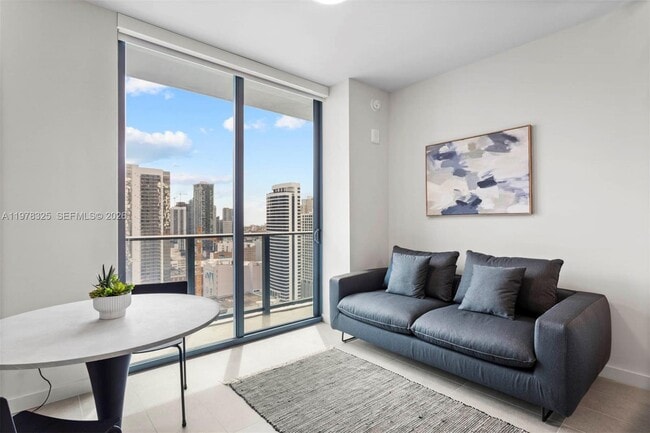 Foto del edificio - 121 NE 5th St