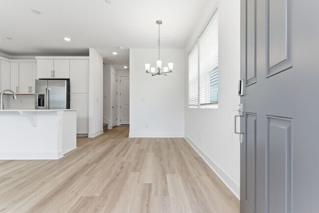 Building Photo - Brand New Mount Juliet Townhome