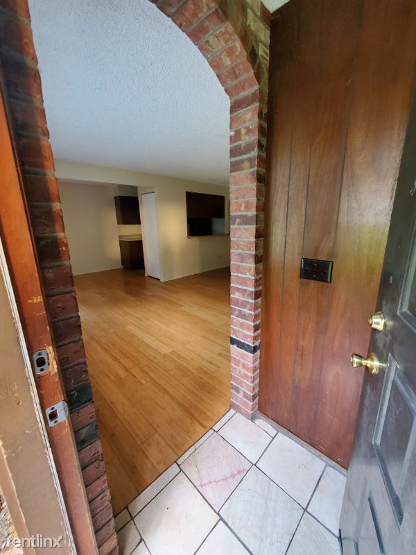 Primary Photo - 30811 16th Pl SW