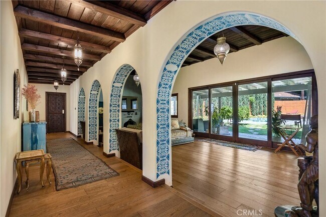 Foto del edificio - 3092 Laurel Canyon Blvd