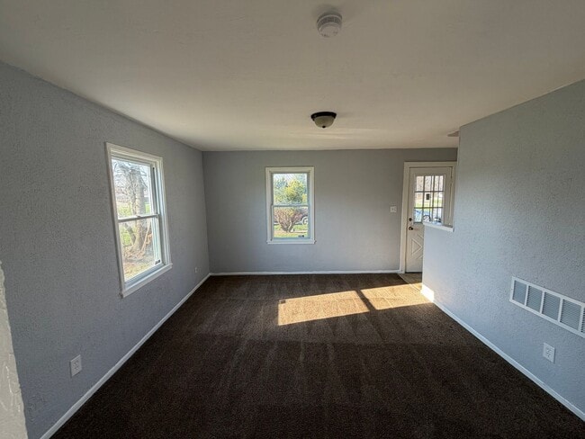 Building Photo - 863-863 N Central Dr