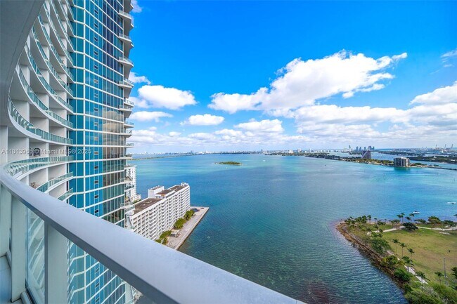 Building Photo - 2020 N Bayshore Dr