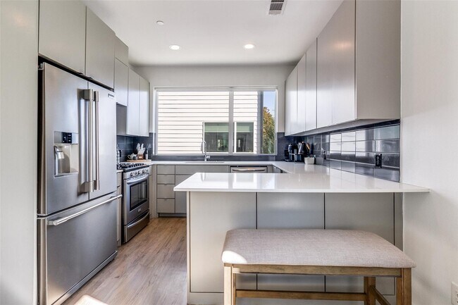 Foto del edificio - 1430 Grigsby Ave