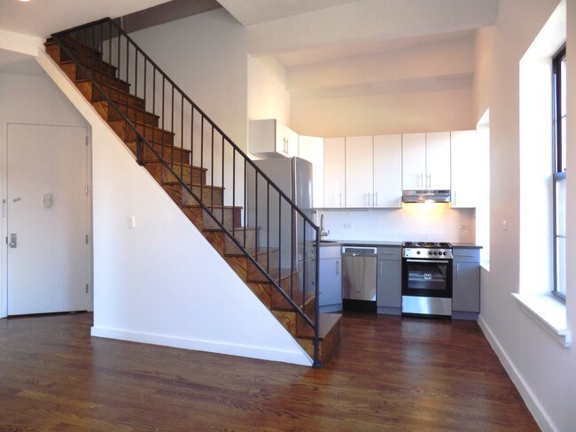 Building Photo - 387 Quincy St