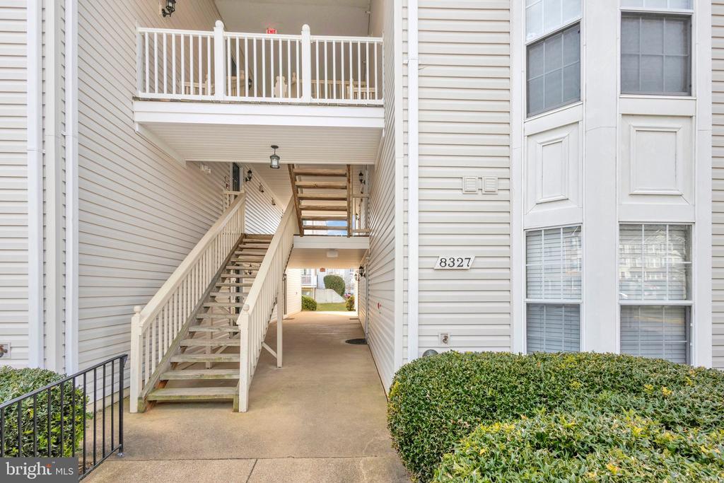 8327 Bluebird Way Unit J, Lorton, VA 22079 Room for Rent in Lorton