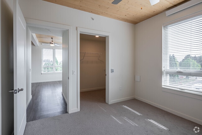 2BR, 2BA -1038 - The Quarry