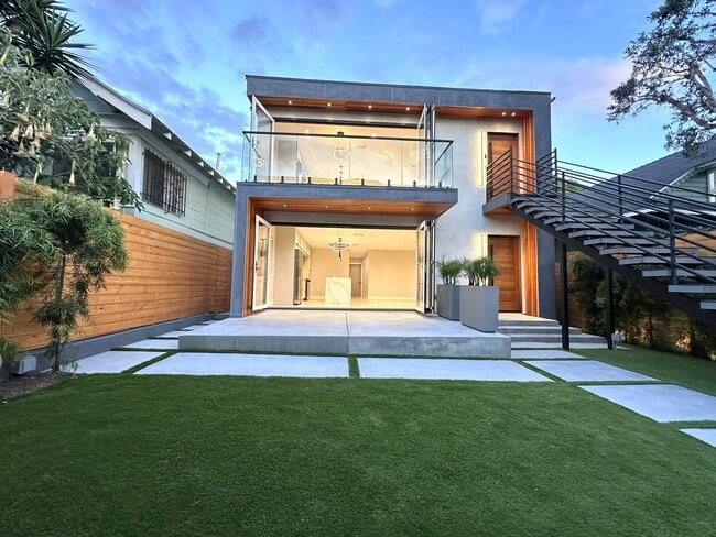 Building Photo - 36 Paloma Ave