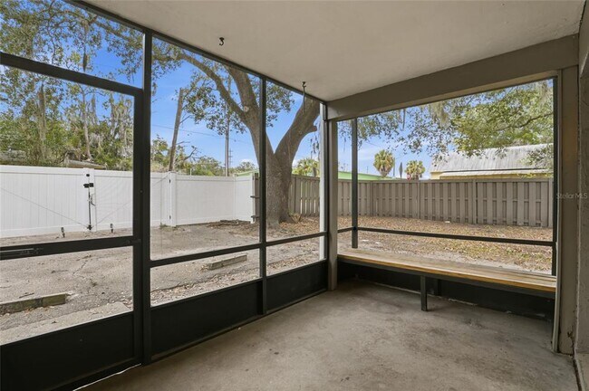 Foto del edificio - 207 SW 6th Ave