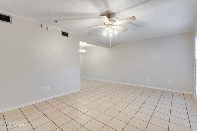 Building Photo - 200 Lodge Dr