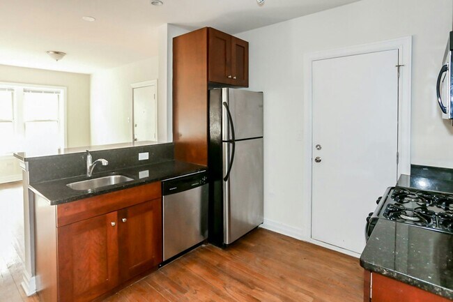 Foto del edificio - 3816 N Sheffield Ave