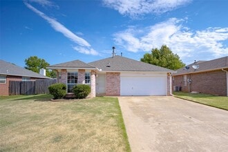 Building Photo - 337 W Chantilly Way