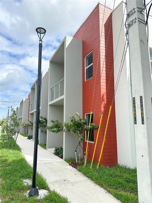 Building Photo - 323 Foster Rd
