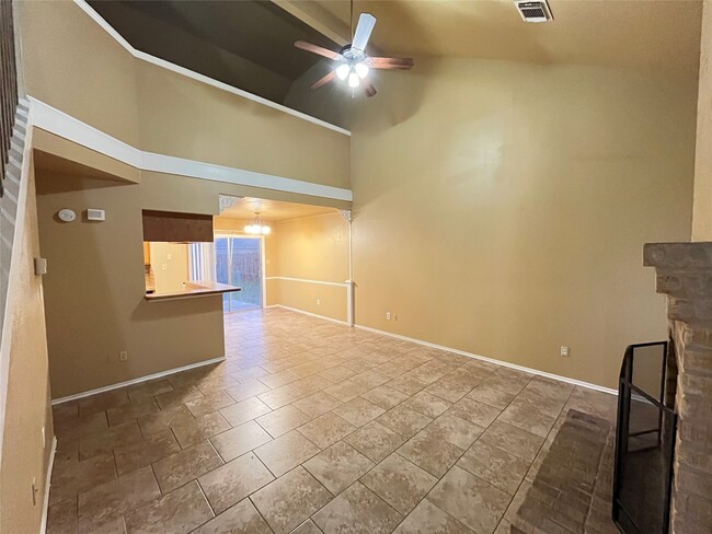 Building Photo - 4906 Deer Point Dr