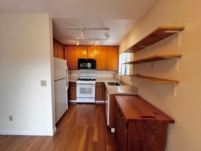 Building Photo - 106 Park Pl Dr