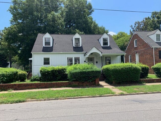 Foto del edificio - 2100 Dinwiddie Ave