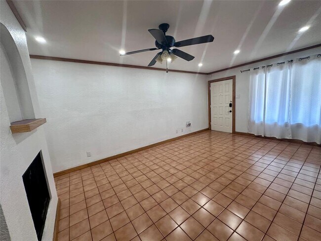 Foto del edificio - 505 W 7th St