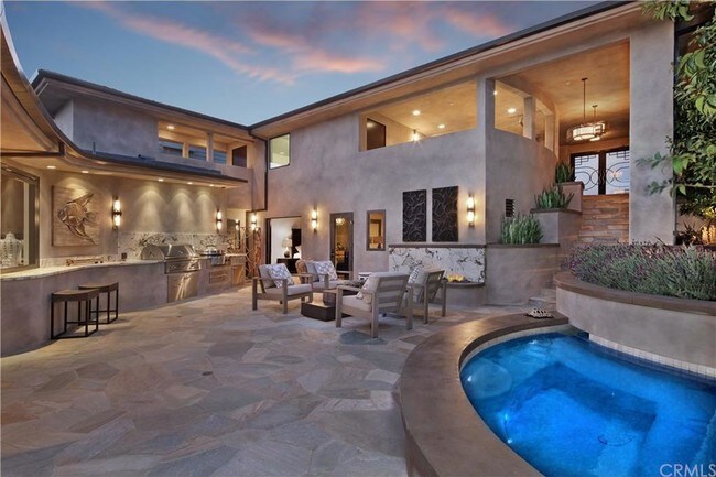 Building Photo - 26 S La Senda Dr