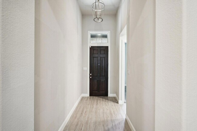 Foto del edificio - 2051 Summerside Ln